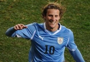 Форлан — лучший в мире нападающий 2010 года