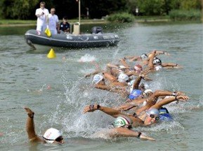 На Чемпионате Европы в Венгрии, во время заплыва на открытой воде пловчихи подрались
