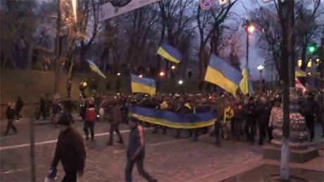 Новости с майдана: палаточный городок оппозиции простоял ночь. Блокирован Кабмин и прилигающие улицы