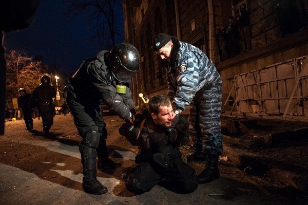 «На колени, мразь», - говорит власть Януковича народу Украины