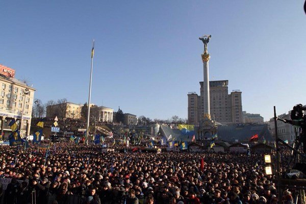 Будь-який план повинен починатися з утворення Тимчасового уряду і паралельного парламента
