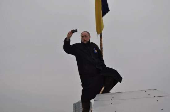 "Слава нації! Смерть ворогам!" - скандирует 15 тысячный митинг в русскоязычном Днепропетровске (Видео)