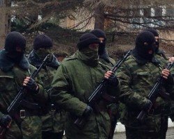 В Крыму убивают, в Москве ликуют, а Путин дал понять, что на полуострове не остановится (Фото. Видео)