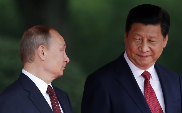 От войны с Украиной Путина сдерживает угроза военного конфликта с Китаем. Украине пора назвать вещи своими именами