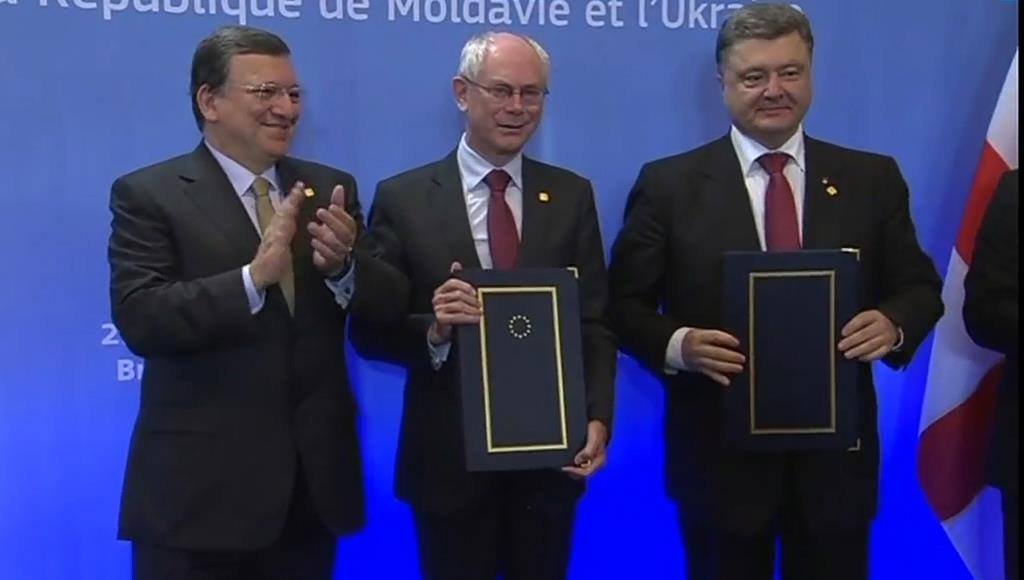 Украина попрощалась с СССР! Подписана Ассоциация с Европейским Союзом! (Фото)