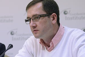Правительство работает неэффективно. Украину ждут голодные бунты. Но рецепт спасения есть