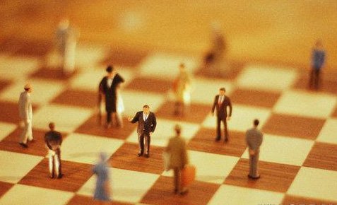Кому нужна такая люстрация? Не нужно превращать революцию в пустой выхлоп