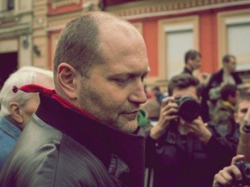 По подобию российской пропаганды: Никакой ВОВ не было. В 1941 году на территорию СССР зашел гуманитарный конвой из Германии