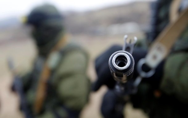 На Донбассе началась настоящая война между боевиками и российской армией, а мирные жители подняли бунт против оккупантов