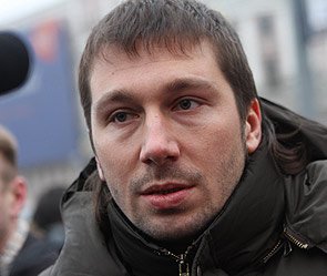 Под Москвой строится ГУЛаг, недовольных уже достаточно, а формирование критической массы не займет много времени. Нужен толчок...