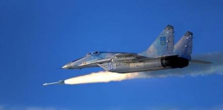 Неопознанные и опознанные авиаудары по российской базе и зенитным комплексам С-300