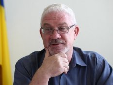 Очень толковое интервью судьи Конституционного суда Виктора Шишкина. Рекомендуем...