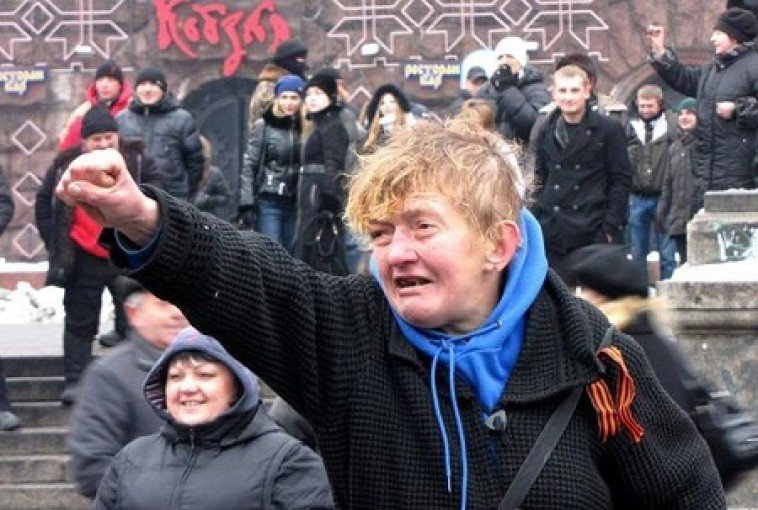 Росія своїх не кидає: зарплати в містах "ДНР"