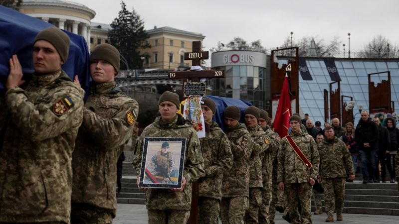 Україні бракує військових та зброї через великі втрати. Наступ може бути у квітні - WP