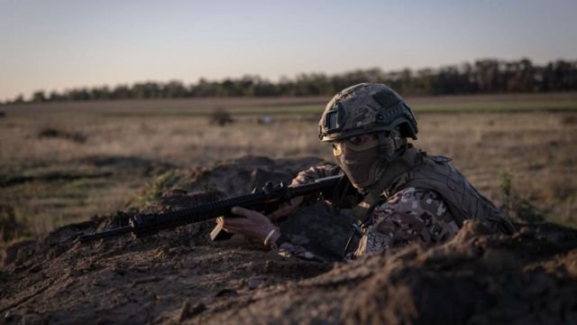 Ворожі дрони...  "У нас є зброя, але недостатньо людей".. Що зараз відбувається на фронті під Запоріжжям та на інших напрямках