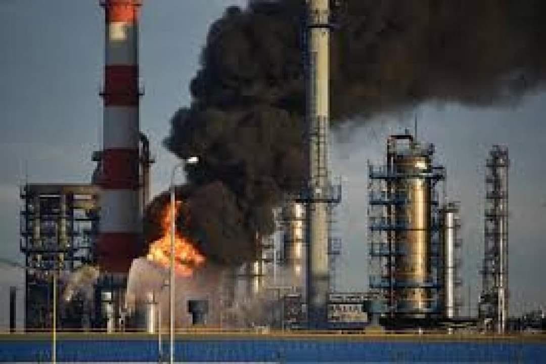 Щоб "добре" спалось... Вночі понад 100 дронів атакували москву та ще 10 російських регіонів
