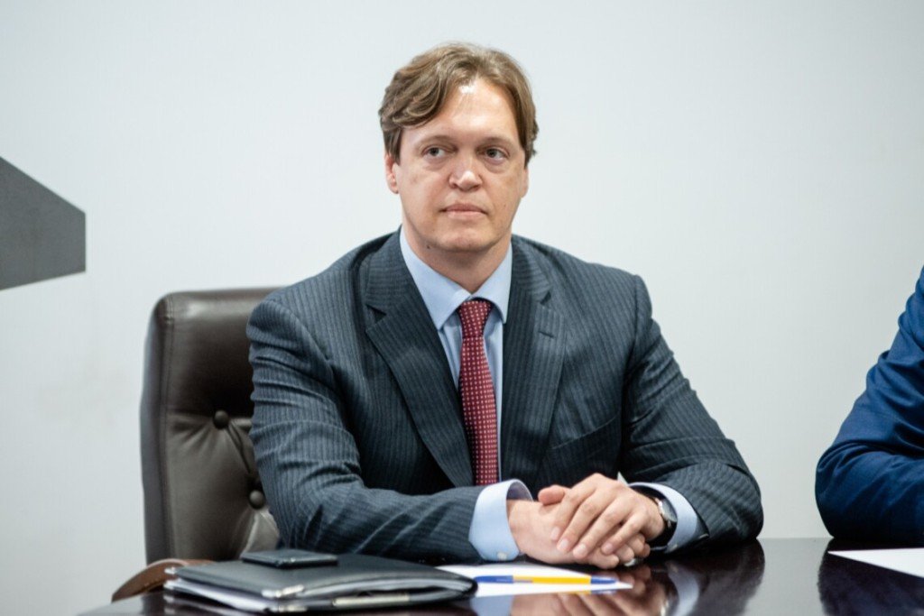 У нас не тільки крадуть, аде й судять)... Злочинна шайка з Фонду держмайна України пішла під суд (поживемо-побачимо)